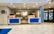 Lobby 3 Holiday Inn Express & Suites GREAT BARRINGTON - LENOX AREA, an IHG Hotel