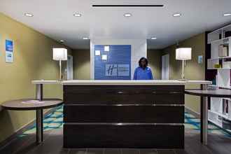 Lobi 4 Holiday Inn Express & Suites CARLISLE - HARRISBURG AREA, an IHG Hotel