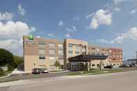 Bên ngoài Holiday Inn Express & Suites ALPENA - DOWNTOWN, an IHG Hotel