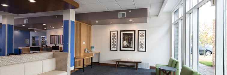 Lobi Holiday Inn Express & Suites ALPENA - DOWNTOWN, an IHG Hotel