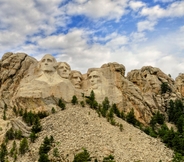 Nearby View and Attractions 3 Holiday Inn Express & Suites RAPID CITY - RUSHMORE SOUTH, an IHG Hotel