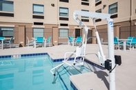 Swimming Pool Holiday Inn Express & Suites PAHRUMP, an IHG Hotel