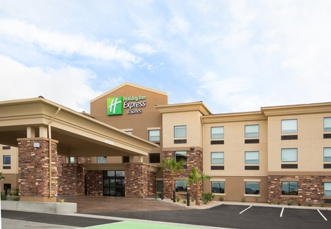 ภายนอกอาคาร Holiday Inn Express & Suites PAHRUMP, an IHG Hotel