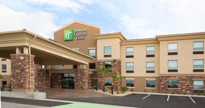 Exterior Holiday Inn Express & Suites PAHRUMP, an IHG Hotel