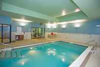 Swimming Pool Holiday Inn Express & Suites PITTSBURGH NORTH SHORE, an IHG Hotel