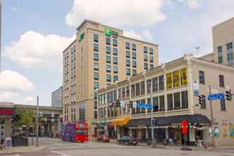Exterior 4 Holiday Inn Express & Suites PITTSBURGH NORTH SHORE, an IHG Hotel