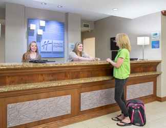 Lobby 2 Holiday Inn Express & Suites CONCORDIA US81, an IHG Hotel