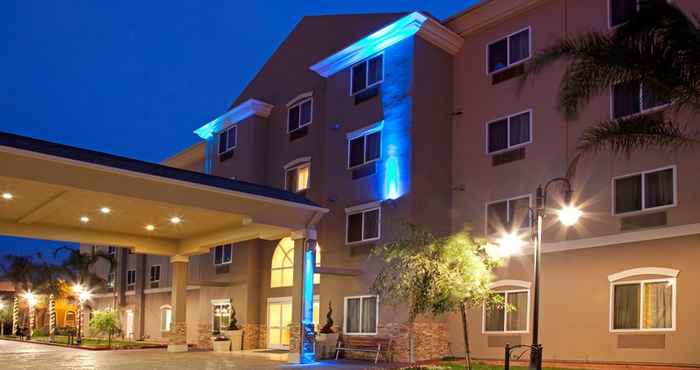 Exterior Holiday Inn Express & Suites LOS ANGELES AIRPORT HAWTHORNE, an IHG Hotel