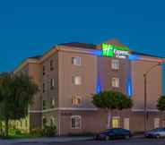 ภายนอกอาคาร 7 Holiday Inn Express & Suites LOS ANGELES AIRPORT HAWTHORNE, an IHG Hotel