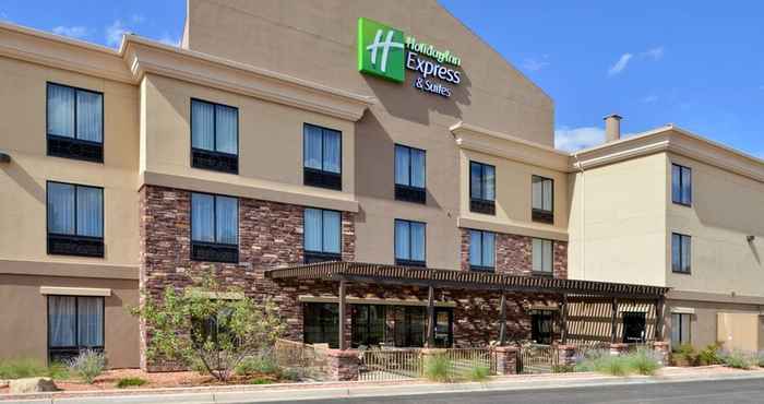 Exterior Holiday Inn Express & Suites PAGE - LAKE POWELL AREA, an IHG Hotel