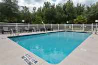 Swimming Pool Holiday Inn Express & Suites PLANT CITY, an IHG Hotel