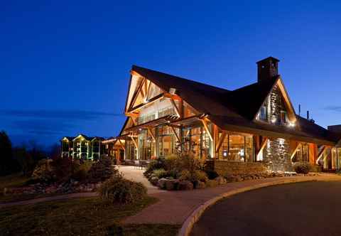 Bangunan Crowne Plaza LAKE PLACID, an IHG Hotel