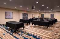 Functional Hall Holiday Inn Express & Suites ALAMOGORDO, an IHG Hotel