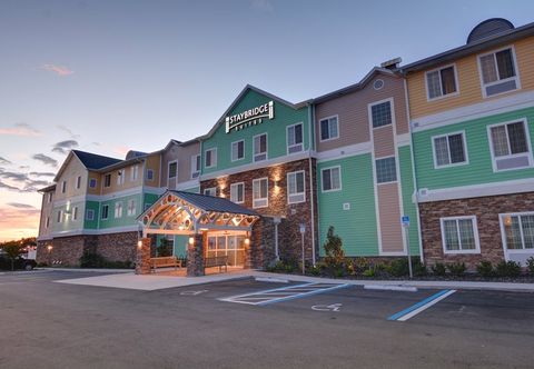 外部的 Staybridge Suites LAKELAND WEST by IHG, an IHG Hotel