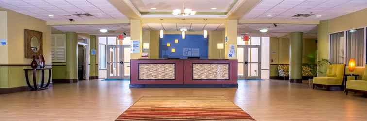 Lobby Holiday Inn Express & Suites COCOA, an IHG Hotel