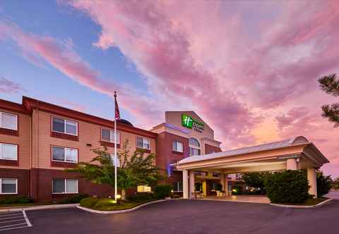 ภายนอกอาคาร Holiday Inn Express & Suites MEDFORD-CENTRAL POINT, an IHG Hotel