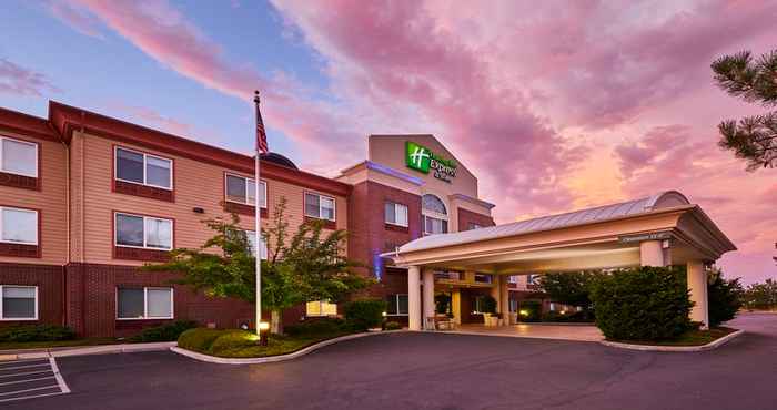 Bên ngoài Holiday Inn Express & Suites MEDFORD-CENTRAL POINT, an IHG Hotel