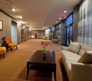 Lobby 7 Holiday Inn COLUMBUS - HILLIARD, an IHG Hotel