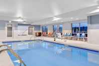 Swimming Pool Holiday Inn Express & Suites UNION GAP - YAKIMA AREA, an IHG Hotel