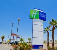 Bangunan 6 Holiday Inn Express CALEXICO, an IHG Hotel