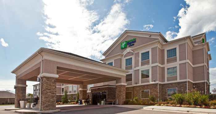 Exterior Holiday Inn Express & Suites ADA, an IHG Hotel