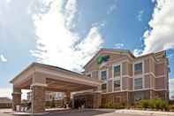 Exterior Holiday Inn Express & Suites ADA, an IHG Hotel