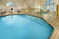 Swimming Pool Holiday Inn Express & Suites MANASSAS, an IHG Hotel