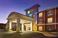 ภายนอกอาคาร Holiday Inn Express & Suites MANASSAS, an IHG Hotel
