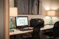 Functional Hall Holiday Inn Express LE CLAIRE RIVERFRONT-DAVENPORT, an IHG Hotel