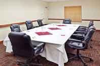 Functional Hall Holiday Inn Express & Suites CHEHALIS-CENTRALIA, an IHG Hotel