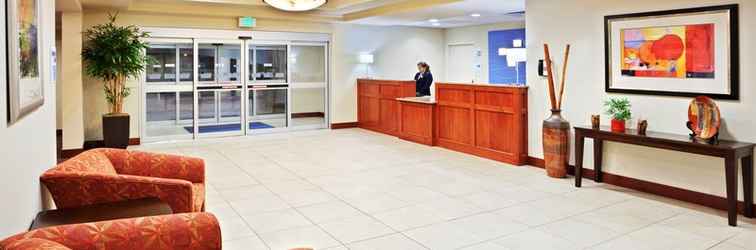 Lobby Holiday Inn Express & Suites CHEHALIS-CENTRALIA, an IHG Hotel