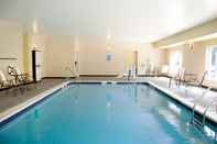 Swimming Pool Candlewood Suites LANCASTER WEST