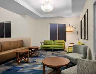 Lobby 2 Holiday Inn Express & Suites ONTARIO, an IHG Hotel