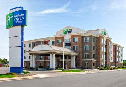 Exterior Holiday Inn Express & Suites ONTARIO, an IHG Hotel