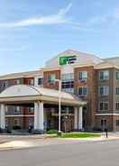EXTERIOR_BUILDING Holiday Inn Express & Suites ONTARIO, an IHG Hotel
