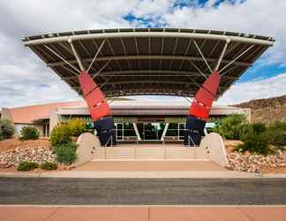 Exterior 2 Crowne Plaza ALICE SPRINGS LASSETERS, an IHG Hotel