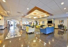 Lobby 7 Holiday Inn Express & Suites TACOMA SOUTH - LAKEWOOD by IHG, an IHG Hotel