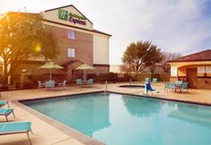 수영장 7 Holiday Inn Express & Suites DFW AIRPORT - GRAPEVINE by IHG, an IHG Hotel
