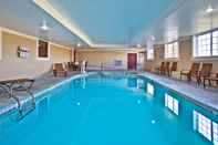 Swimming Pool Holiday Inn Express & Suites WABASH, an IHG Hotel
