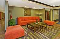 Sảnh chờ Holiday Inn Express & Suites WABASH, an IHG Hotel