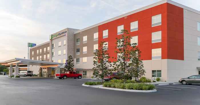 ภายนอกอาคาร Holiday Inn Express & Suites TAMPA EAST - YBOR CITY, an IHG Hotel