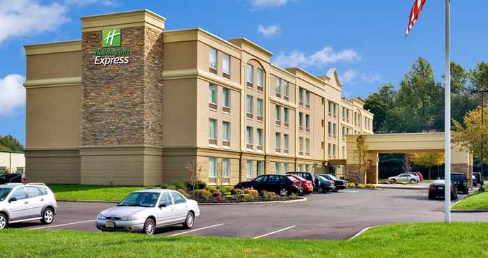 Bên ngoài Holiday Inn Express & Suites WEST LONG BRANCH - EATONTOWN, an IHG Hotel