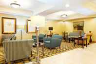 Lobby Holiday Inn Express & Suites CHICAGO SOUTH LANSING, an IHG Hotel