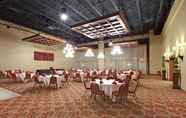 Restaurant 3 Holiday Inn BLYTHEVILLE, an IHG Hotel