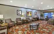 Lobby 4 Holiday Inn Express & Suites WHEELING, an IHG Hotel