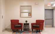 Lobi 5 Holiday Inn Express NEWINGTON - HARTFORD, an IHG Hotel