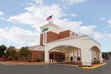Exterior Holiday Inn Express FREDERICKSBURG SOUTHPOINT by IHG, an IHG Hotel