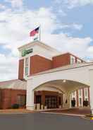 EXTERIOR_BUILDING Holiday Inn Express Fredericksburg Southpoint, an IHG Hotel