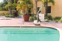 Swimming Pool Staybridge Suites NAPLES-GULF COAST, an IHG Hotel