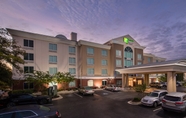 Bên ngoài 7 Holiday Inn Express & Suites COLUMBIA-I-26 @ HARBISON BLVD, an IHG Hotel